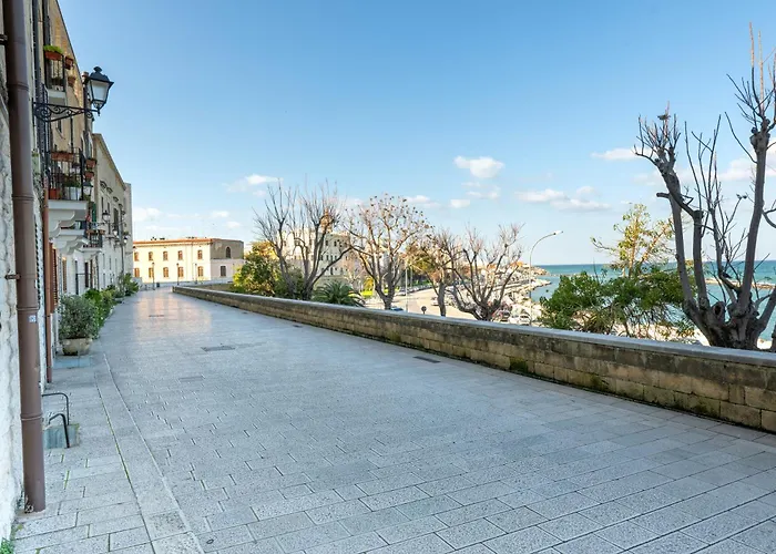 Апартаменты Seaside Near St Nicholas Basilica Бари